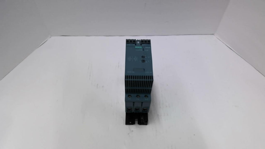Siemens 3RW3036-1BB04 AC Semiconductor Motor Starter 460 Volts 30 HP