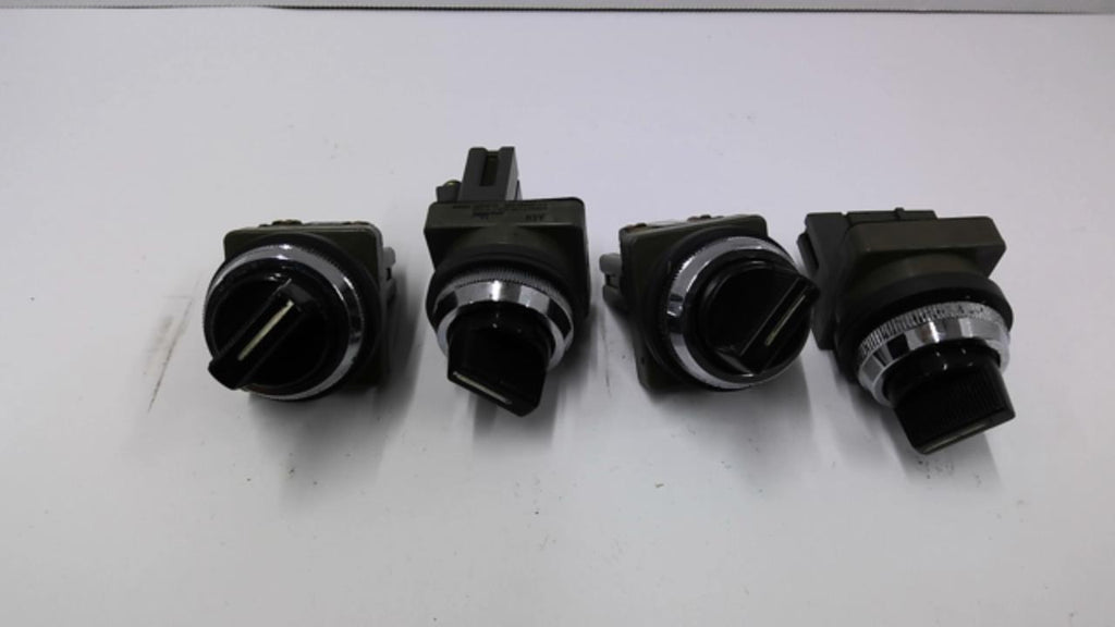 Idec ASN 41-10569 Inzumi 2 Position Selector Switch W/ BS010E Lot Of 4