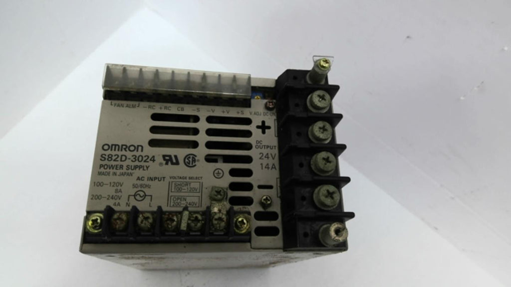 Omron S82D-3024 Power Supply 100-120 Volt 8 Amp 200-240V 4 Amp