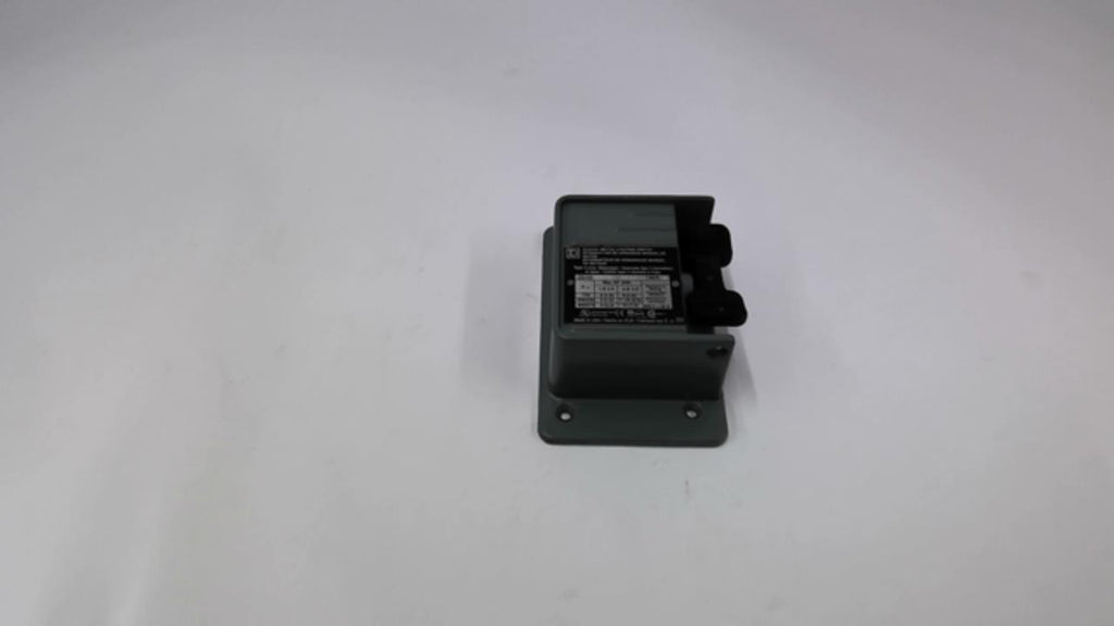 Square D 2510 KW25 0221 Manual Motor Starting Switch Enclosure Missing Switch