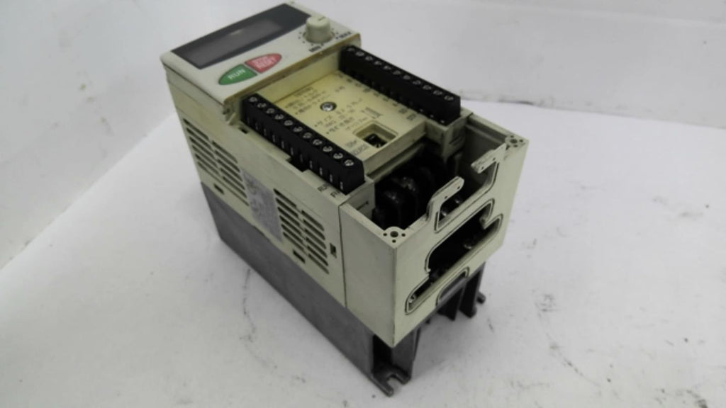 Mitsubishi FR-E520-0 4K AC Drive 0.4KW 3 Amp 240 Volts 3 Phase