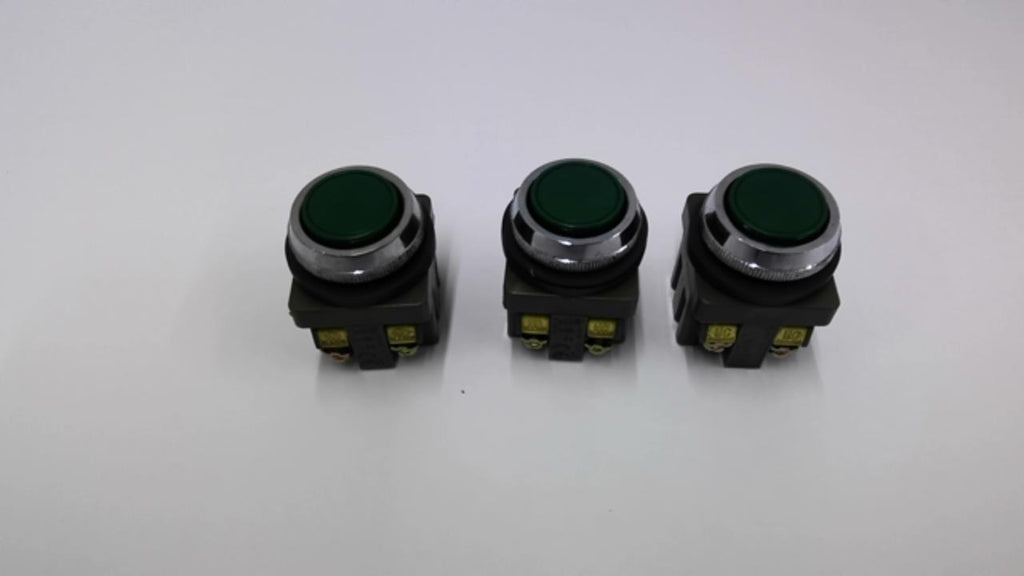 Idec ABN Green Pushbutton With Idec BS001E Contacts 600 Volt 10 Amp Lot Of 3