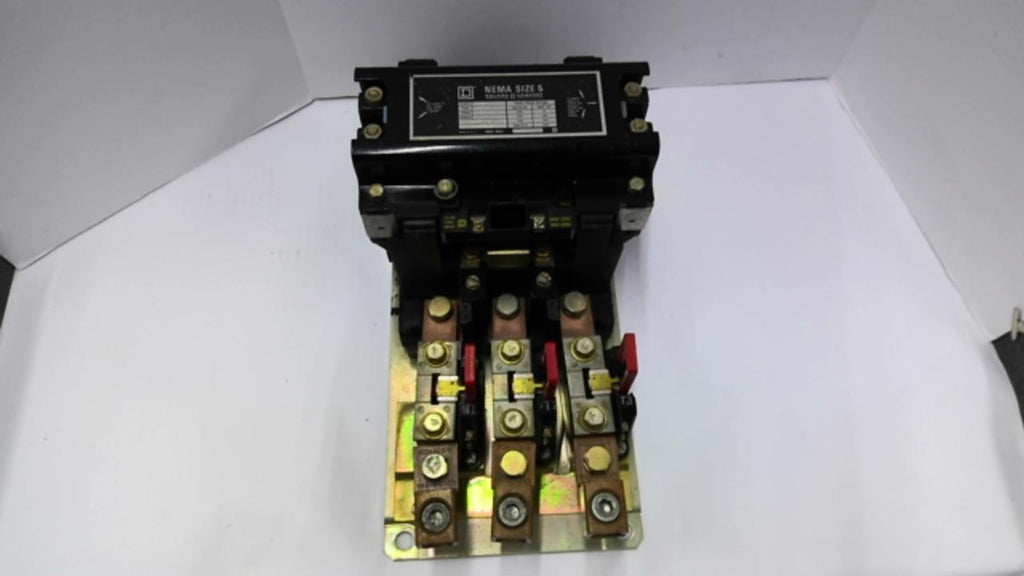 Square D 8536 SG0 1 Size 5 Starter 200 HP 460 Volt 60 Hz 180 V Coil