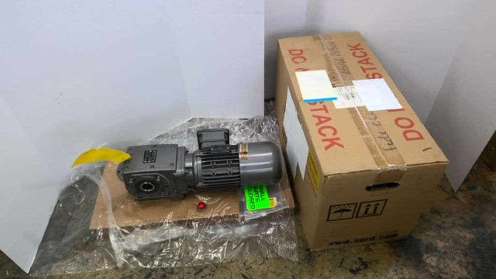 Nord SK02050AZH-80LP/4 CUS TW Z Gear Motor 1 HP 230/460 Volts 19.42:1 Ratio