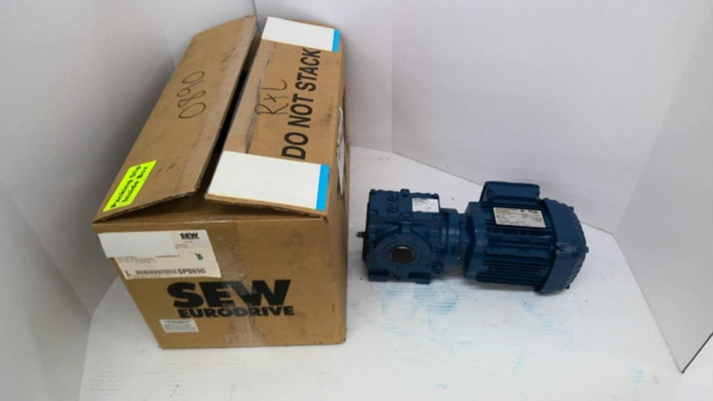 SEW Eurodrive SA47DRN80MK4 Gear Reducer 0.75 HP 230/460 Volt 20.33:1 Ratio