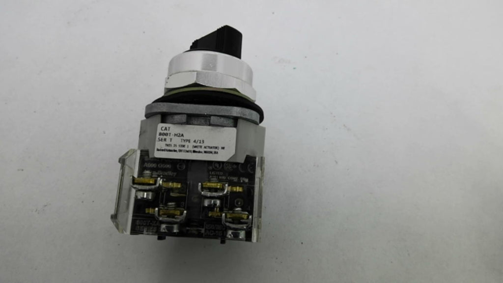 Allen Bradley 800T-H2A 2 position Selector Switch Type 4/13