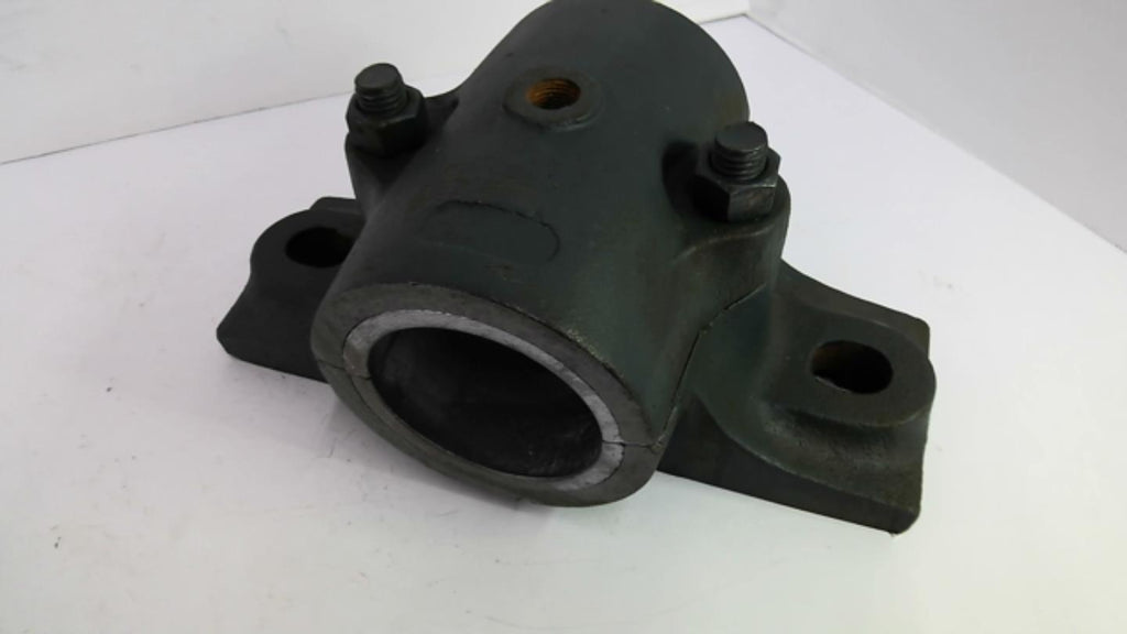 G214 Split Cast Sleeve Bearing 2 15/16" Bore