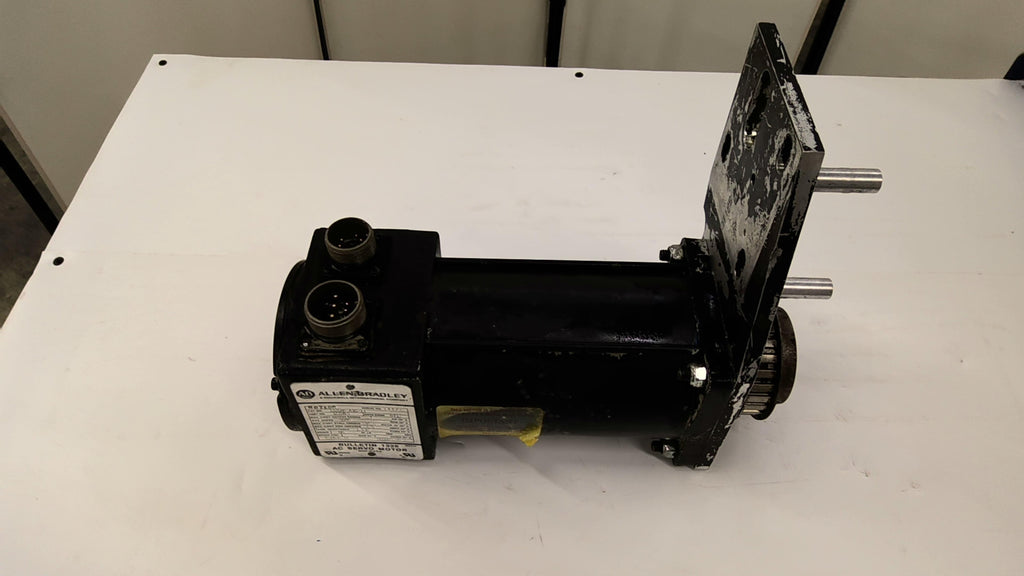Allen Bradley 1326AB-A1G-11 Servo Motor .7Kw 5000Rpm 230V 3Ph 60Hz