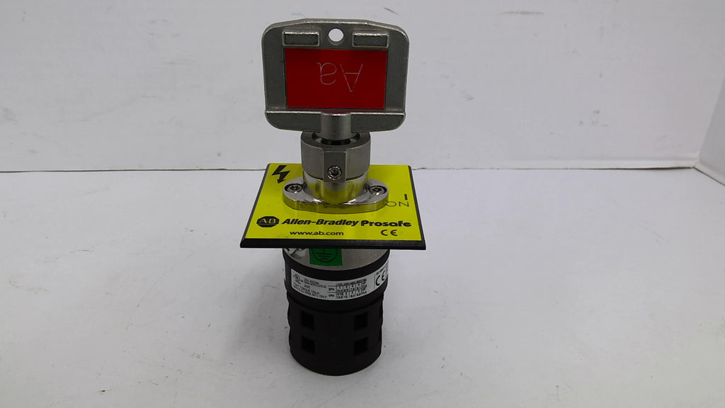 Allen Bradley M221-SE4612 Key Switch 20A 600VAC 3PH