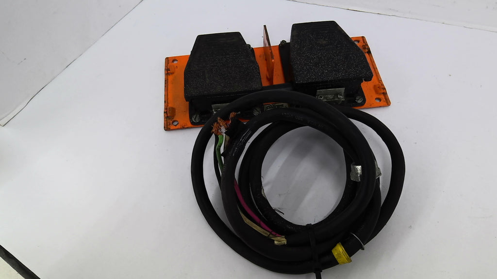 Control 863-2010-05 Dual Pedal Foot Switch 20AMP Single Phase