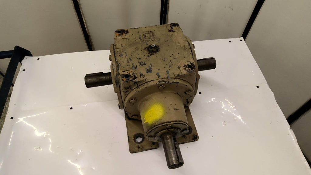 Tri Shaft Gearbox 1:1 1-1/2" Shafts Missing Data Plate