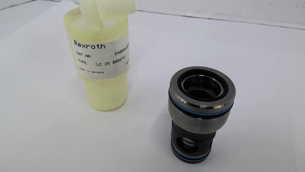 Rexroth R900912606 Hydraulic Cartridge Valve OAL 2-7/8" OAW 2-3/4" X 1-1/4"