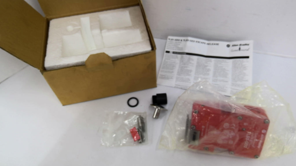 Allen Bradley 440G-T21BGPT-2B Guardmaster Safety Switch 24 VAC/DC 10A