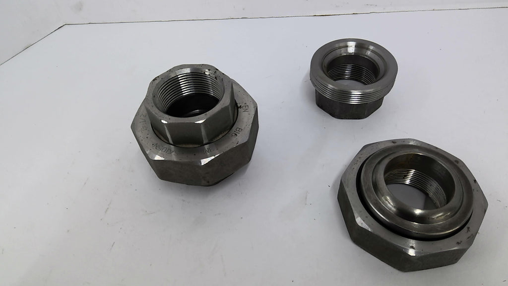 SA105N 3M B16 1-1/2" Steel Coupling OAL 3" Bore 1-3/4" Lot Of 2