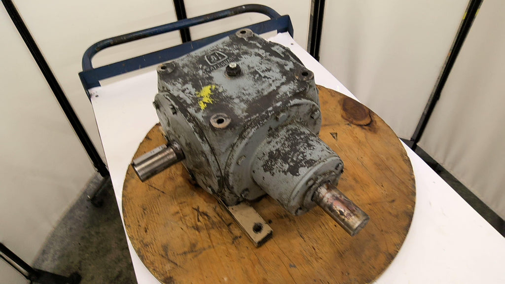 Hub City 0220-03907-800 Left Angled Gear Reducer 1:1Sp 132Hp 1750Hp 4750Tq