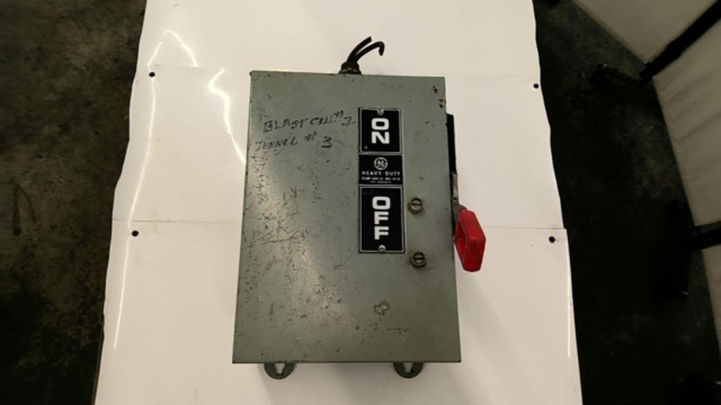 General Electric TH3361J Heavy Duty Fusible Safety Switch 7-1/2Hp 3P 30A 600V