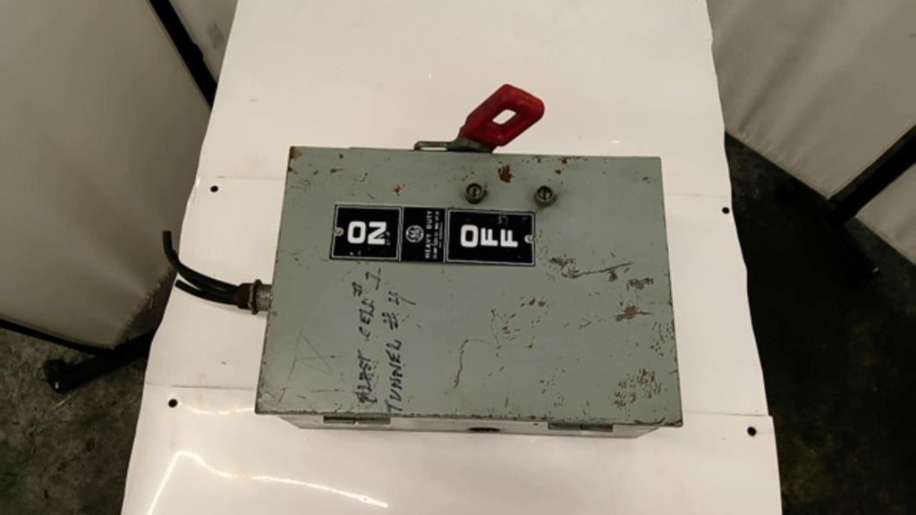 General Electric TH3361J Heavy Duty Fusible Safety Switch 7-1/2Hp 3P 30A 600V