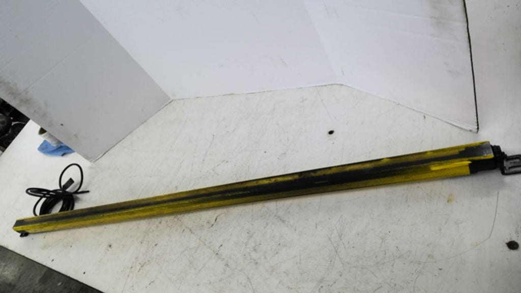 Keyence GL-R30L-T Light Curtain Transmitter 24VDC 61mA Class 2