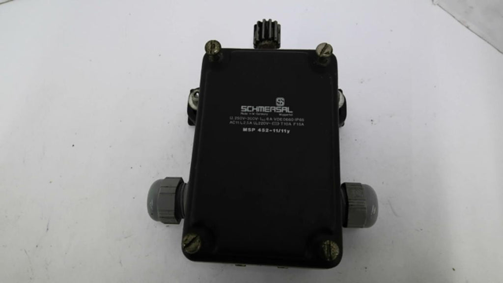 Schmersal MSP 452 11/11y Rotating Spindle Switch 250-300V 6AMP Bore 3/8"