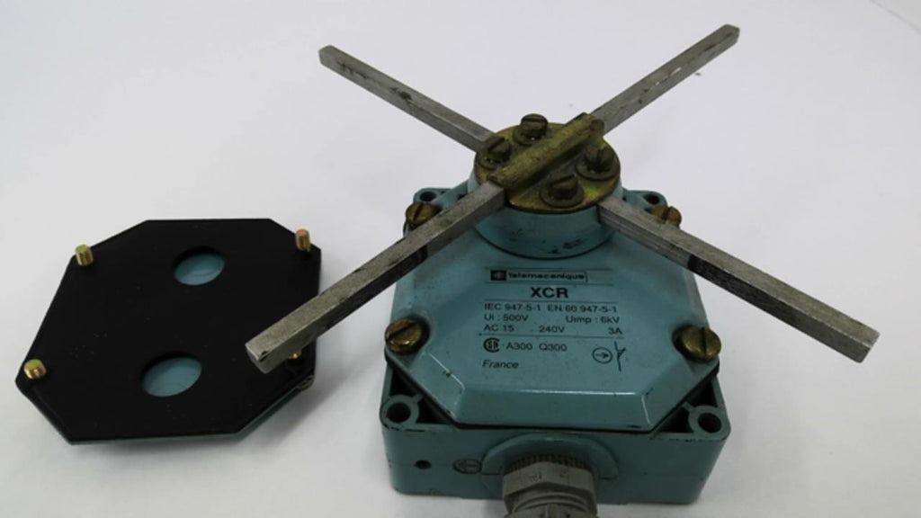 Telemecanique XCR 947-5-1 Limit Switch 240V 3A