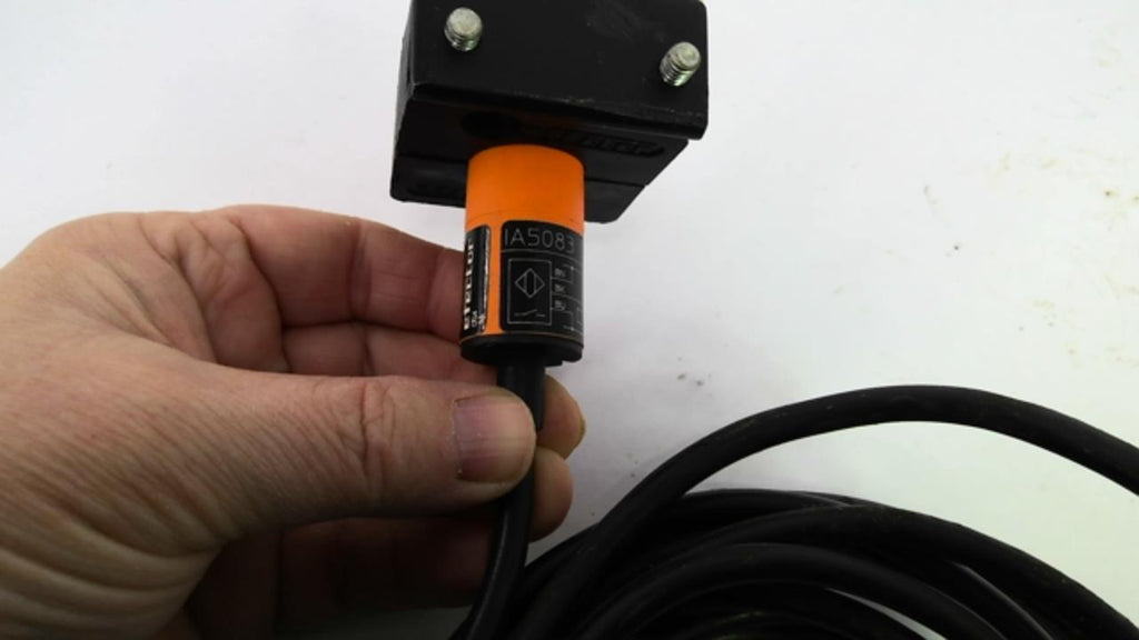IFM Efector 1A-3010-BPKG Inductive Sensor 55VDC 250mA 10' Cord