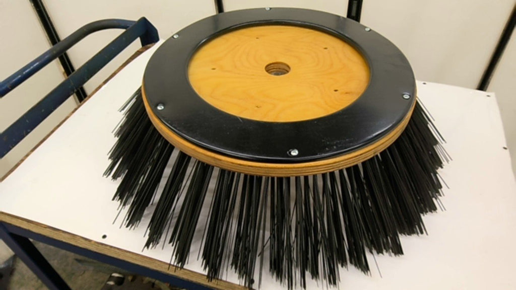 Tennant 51542 26Inch Wire Disc Side Sweep Brush 3 Single Row Construction