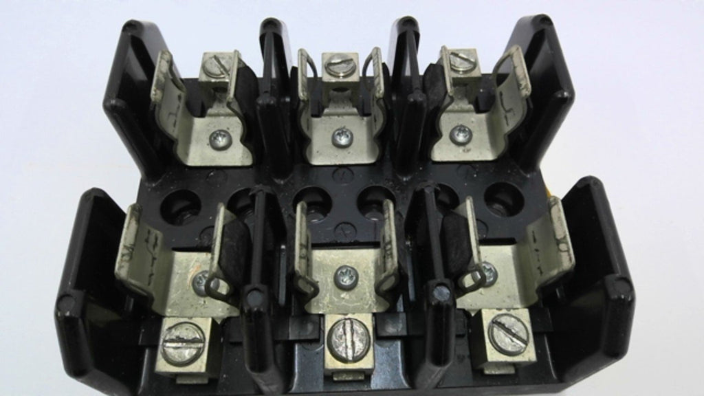 Bussmann J60060-3CR Fuse Block 600 V 60 Amps