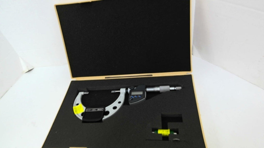 Mitutoyo 422-322 Digital Micrometer 2-3" .00005" 0.001MM