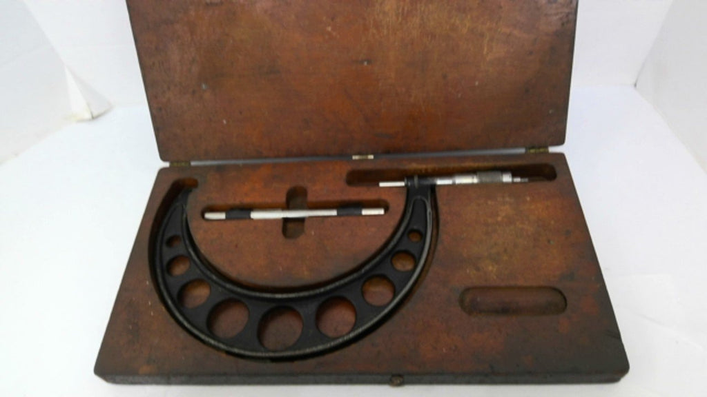 Brown And Sharp 71 Micrometer In Box 6-7"