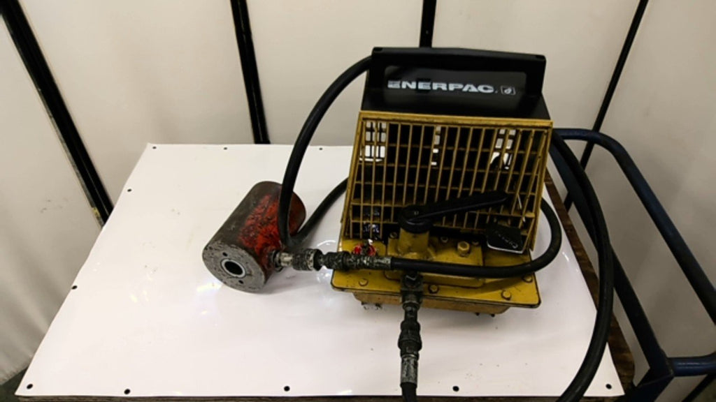 Enerpac PAM-1021 Pneumatic Hydraulic Pump With Hydraulic Ram Attachment