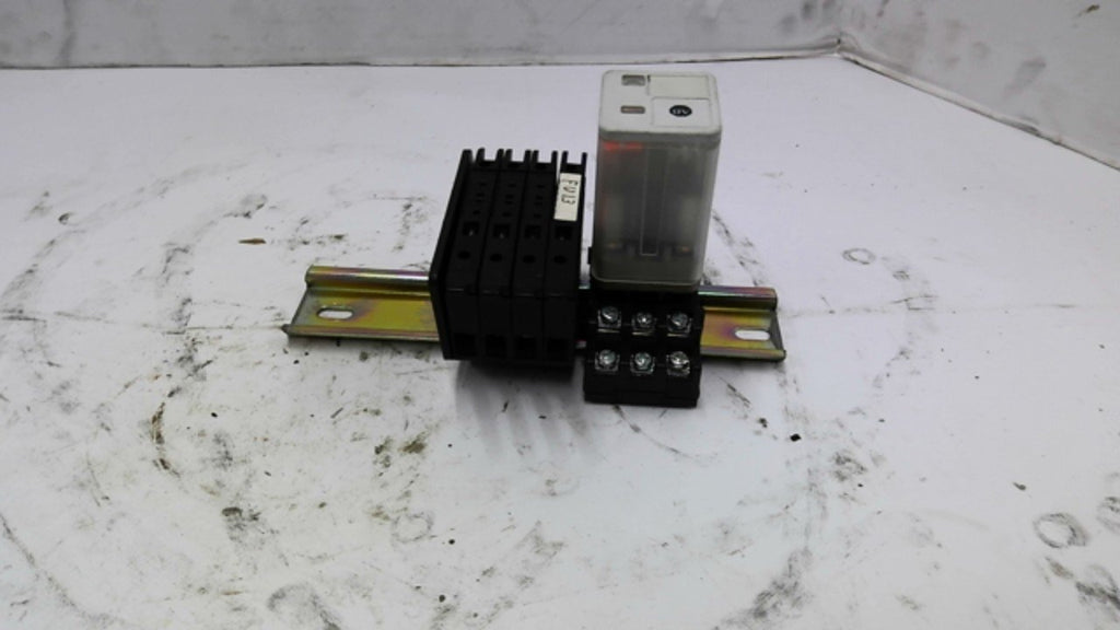 Allen Bradley 00-HB32A1 Relay Mounted on Din rail