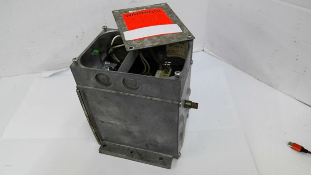 Honeywell M744S1005-6 Modutrol IV Motor 120V 150lb-in 90° 30 Sec Used