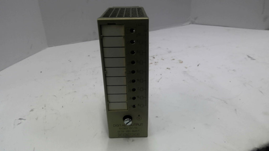 Siemens 6ES5 451-8MA11 Digital Output Module