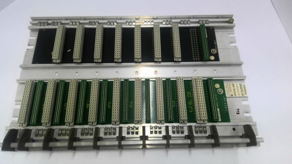 Sieman 6ES5 700 2LA22 Simatic S5 Subrack CR2