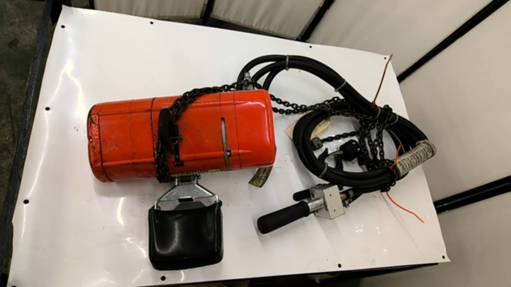 CM Shopair 500lb Pneumatic Variable Speed Hoist 90 psi 10 ft Chain Length