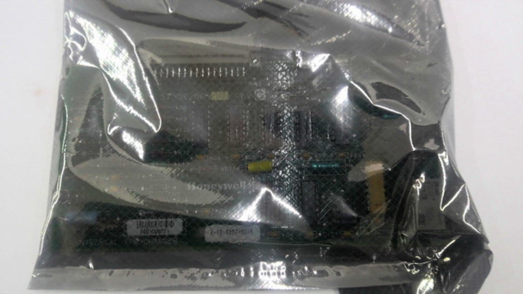 Honeywell 51309206-175 UNIV XPM Charger ECCC