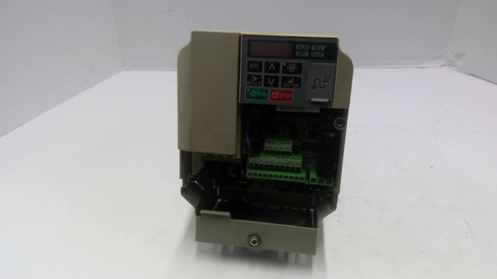 Yaskawa V100 Series ClMR-VU4A0009FAA AC Drive 480 Volts 8.8/7.2 Amp