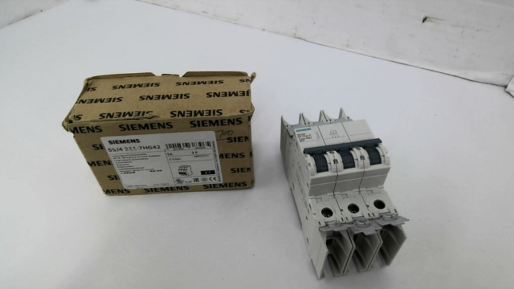 Siemens 5SJ4-311-7HG42 3-Pole 5 Ampo ircuit Breaker 240VAC/125VDC 10kA
