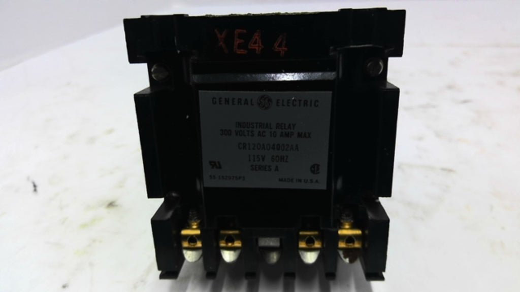 General Electric CR120A04D02AA Industrial Relay AC 10 AMP MAX 115V 60HZ Series A
