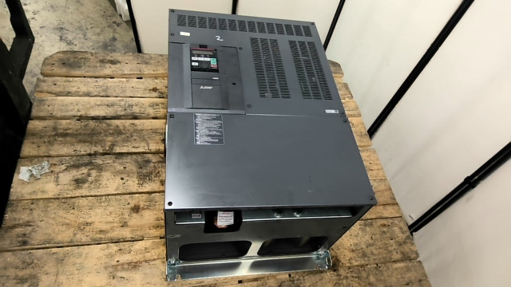 Mitsubishi FR-A840-03610-1-60 Variable Frequency Drive 150-300Hp 3Ph 380-500Vac