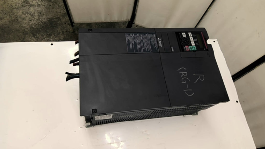 Mitsubishi FR-A820-22K-1 Variable Frequency Drive 30Hp 3Ph 200-240Vac 90A