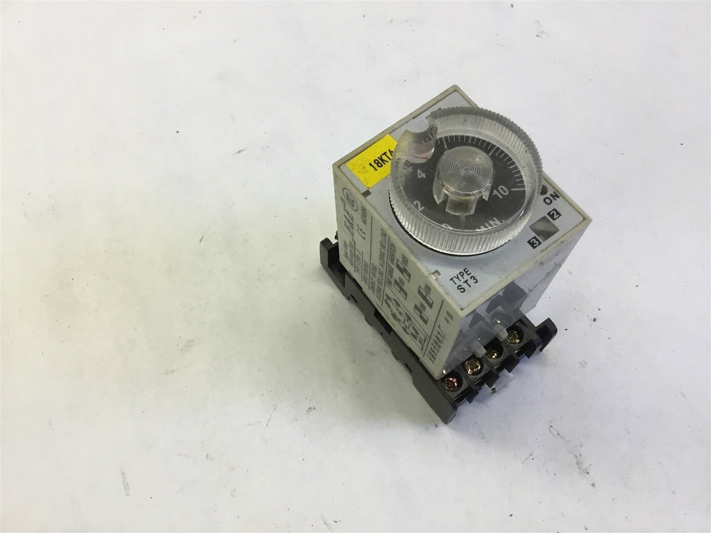 E&E ST3PA-D SUPER TIMER MILTI RANGE TYPE 3 AMP, 220 VAC WITH BASE