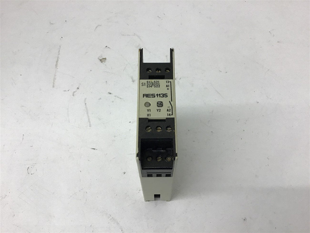 Schmersal AES1135 Safety Controller 230 Volts 2 Amps