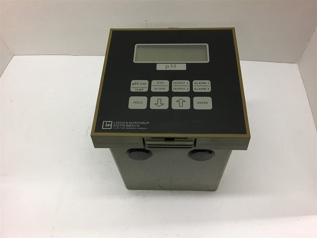 Leeds & Northrup Instruments 0782-10 PH Analyzer