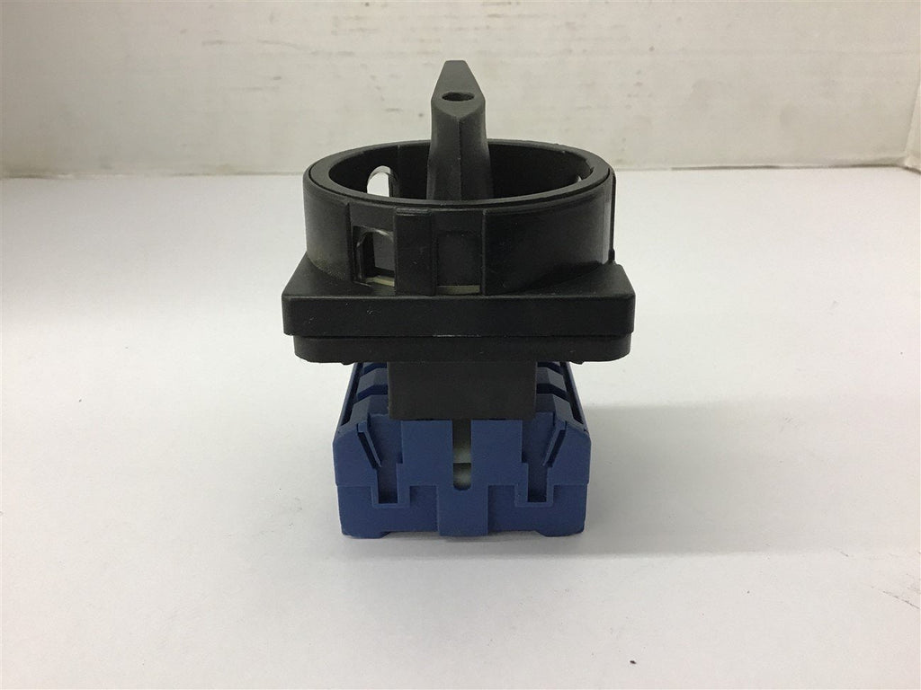 Kraus and Naimer KG 32B 480 Volts 5 Hp 30 Amp Disconnect Switch