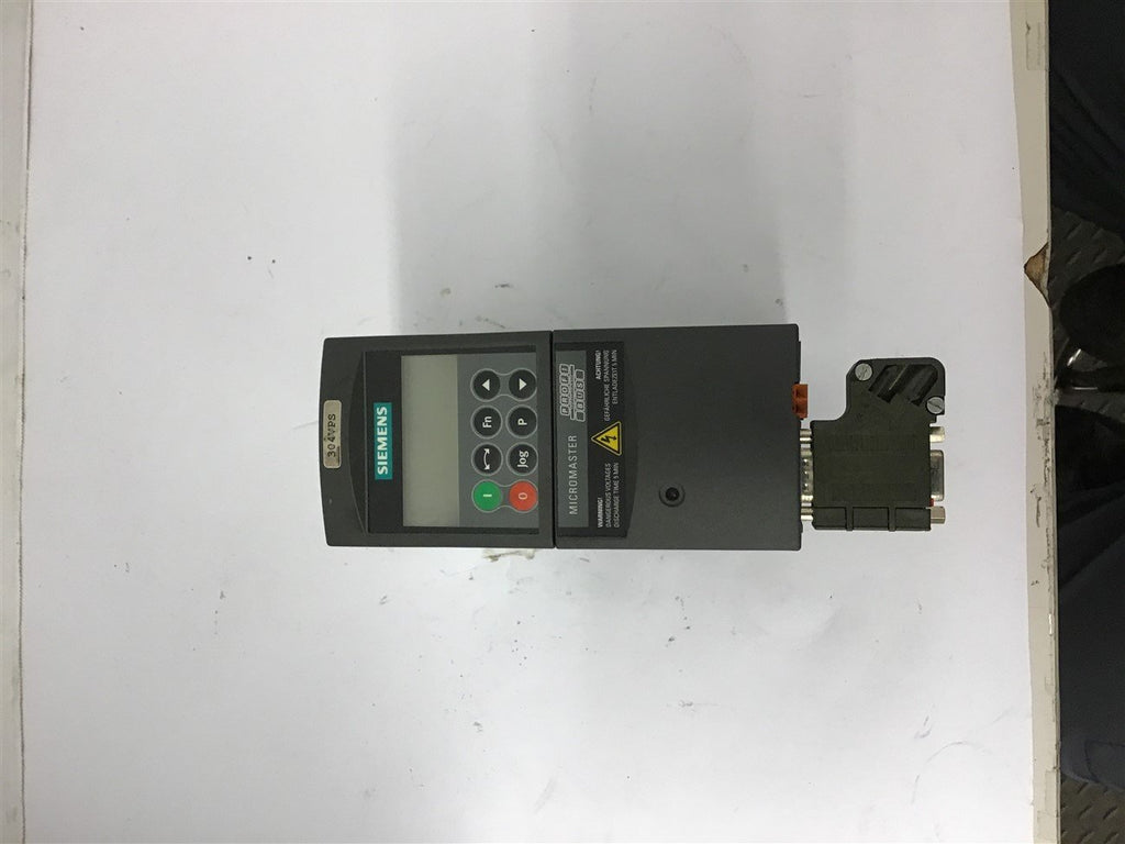 Siemens 6SE6440-2AB17-5AA1 Micromaster 440 0.75 KW Drive 3 Phase 200-240 V
