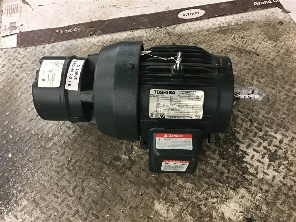 Toshiba 4F4005L1DBNP 5 HP AC Brake Motor 460 Volt 1800 Rpm 4P 184T Frame