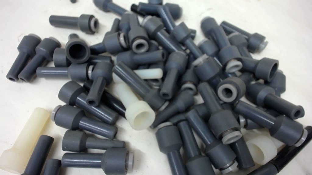 LOT OF 50+ PCS PARKER AND OTHER BRANDS PUSH END PLASTIC FITTINGS