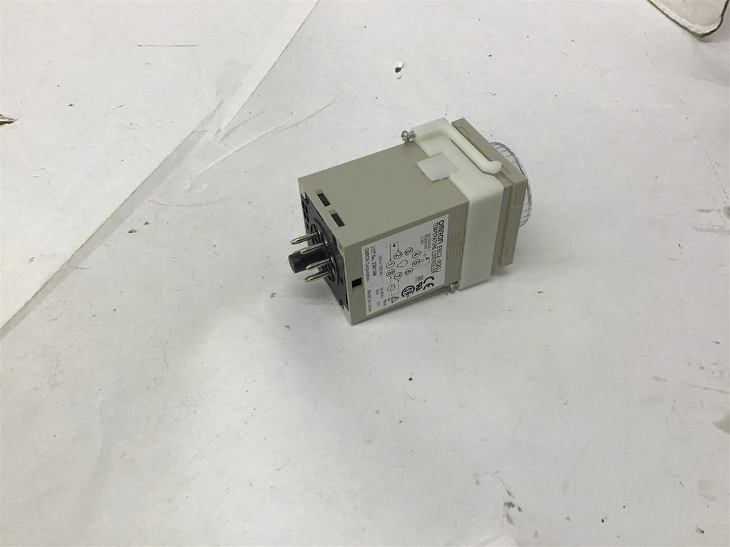 Omron E5C2-R20J Temperature Controller 100-120 Vac 3 Va