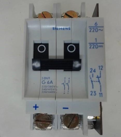 SIEMENS 5 SN9 G 6A CIRCUIT BREAKER, 2POLE WITH AN AUXILIARY